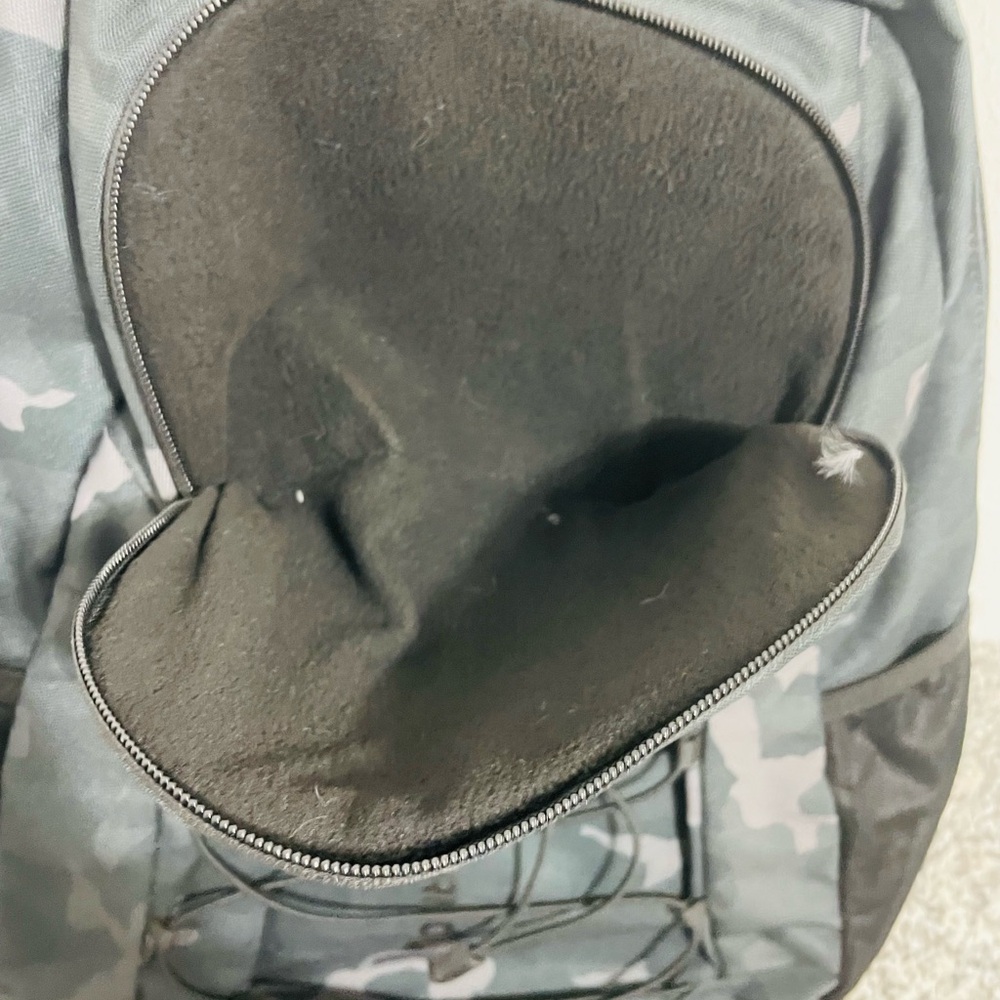 Under Armour Black and Gray Camo Backpack - Picture 6 of 10